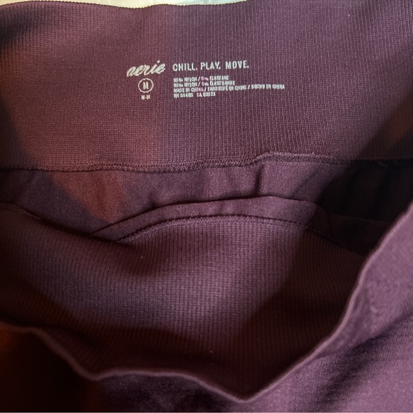 Aerie Deep Purple/Burgundy Leggings with floral detail, Like 🆕 - Picture 5 of 5